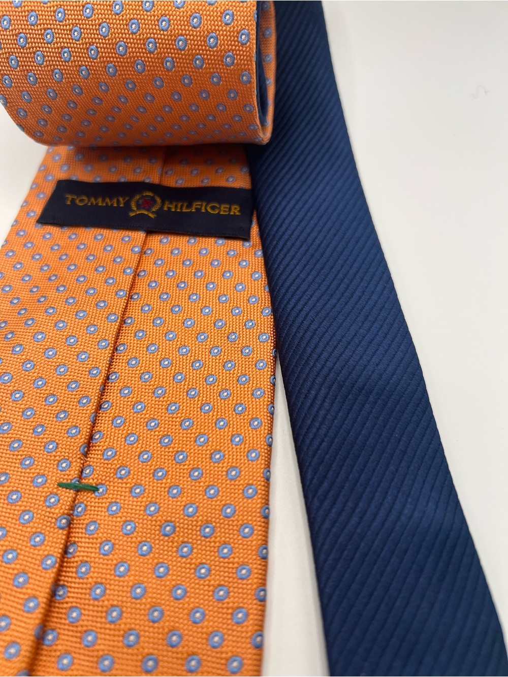 ✨010: Tommy Hilfiger Orange Geometric Pinwheel Silk Tie